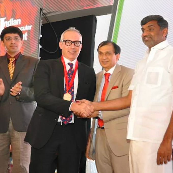 Indian Intraocular Implant and Refractive Surgery (IIRSI) Gold medal 6 luglio 2013